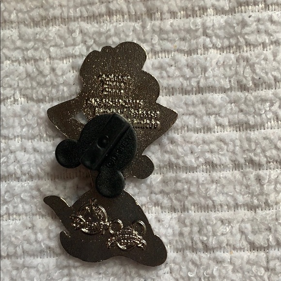 Hocus Pocus Pin - Picture 2 of 3